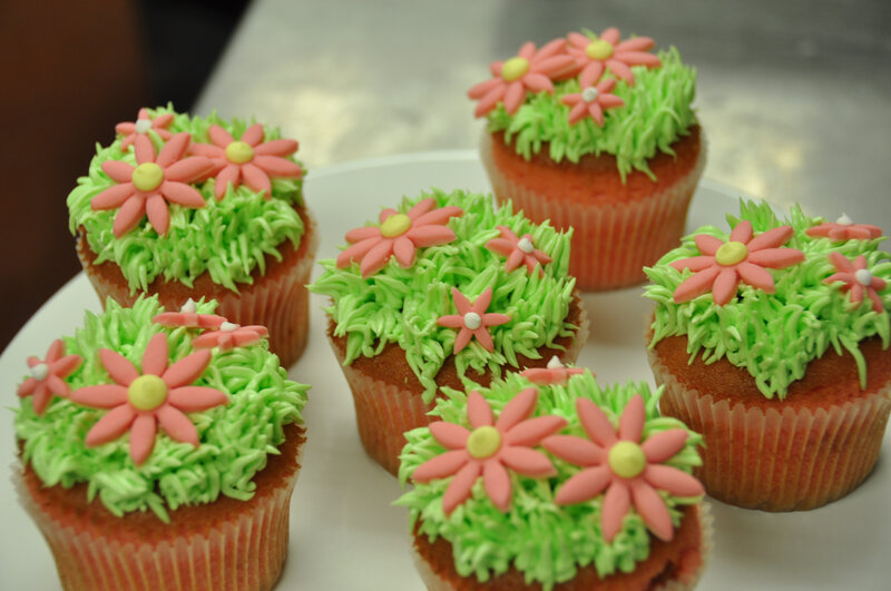 Cupcakes with Flower Decorations — Pink