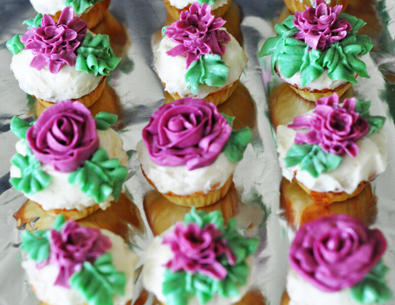 Cupcakes with Flower Decorations — Purple