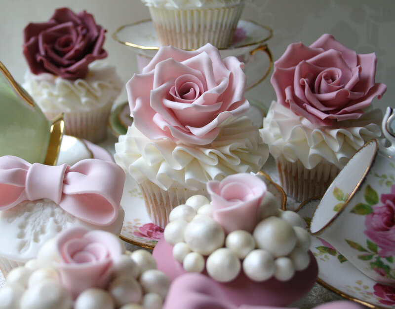 Cupcakes with Fondant Roses