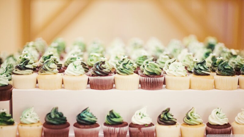 Cupcakes with green and white frosting