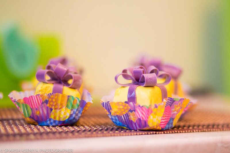Cupcakes with Purple Bows