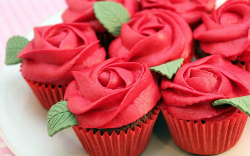 Cupcakes with Rose Frosting — Red