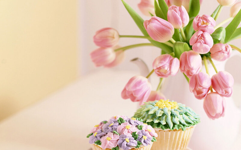 Cupcakes with Tulips — Pink
