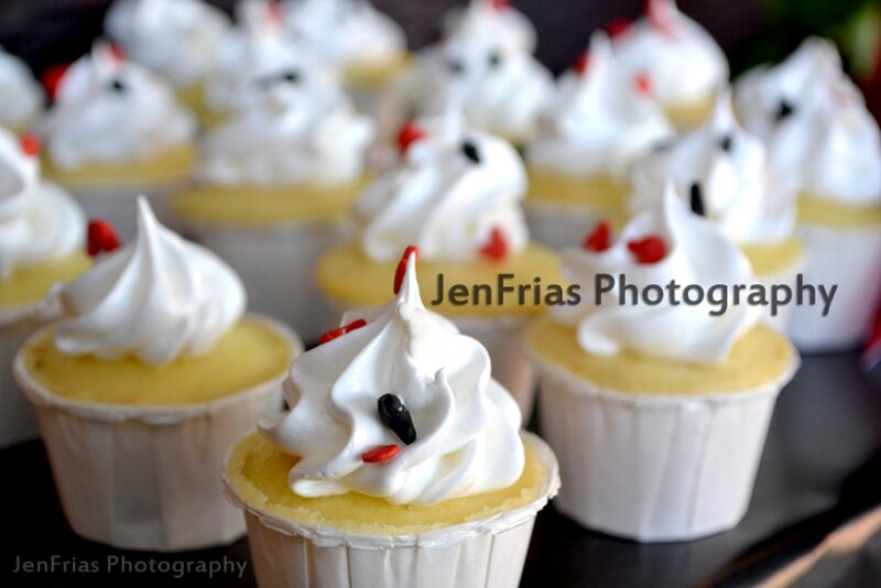 Cupcakes with Whipped Cream — White, Festive