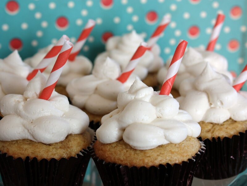 Cupcakes with Whipped Cream — White