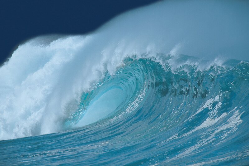 Curling ocean wave
