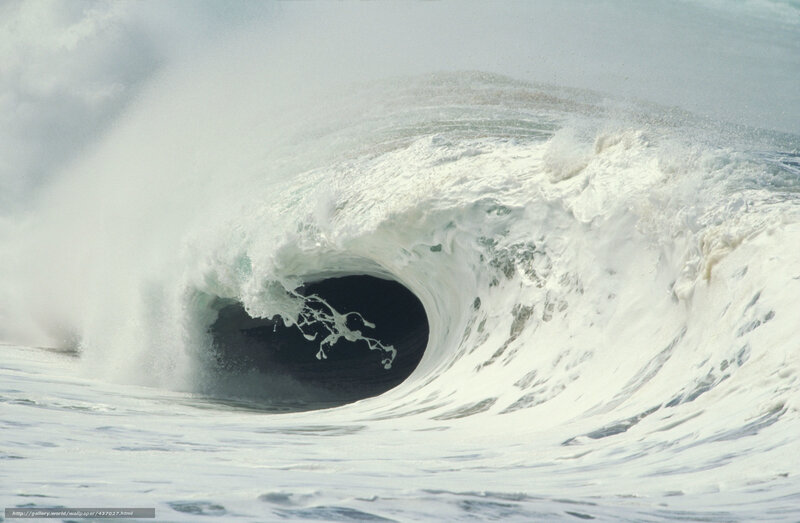 Curling ocean wave tunnel