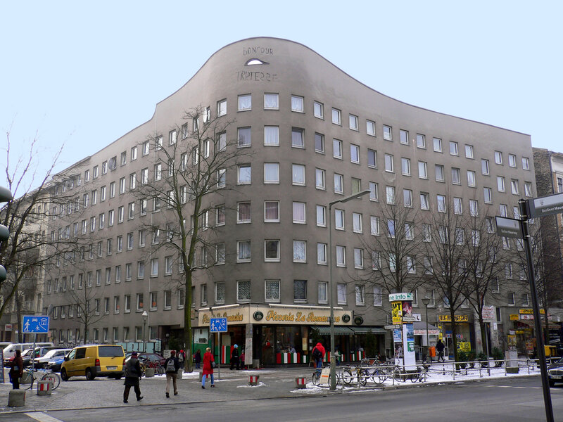 Curved building in Berlin