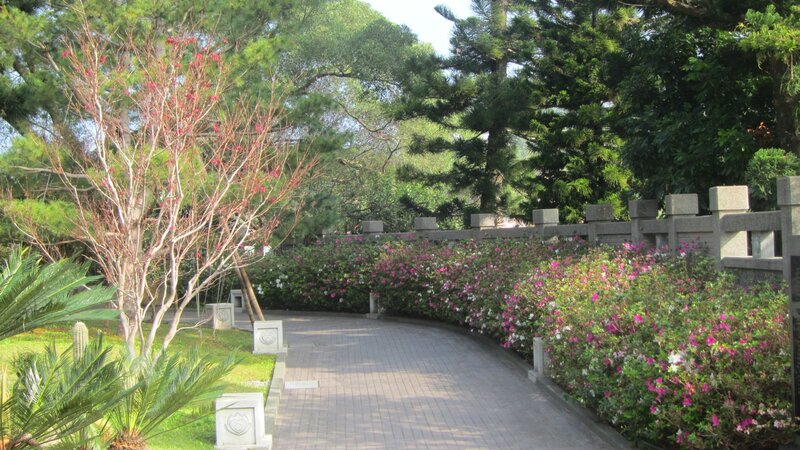 Curved Garden Path — Green