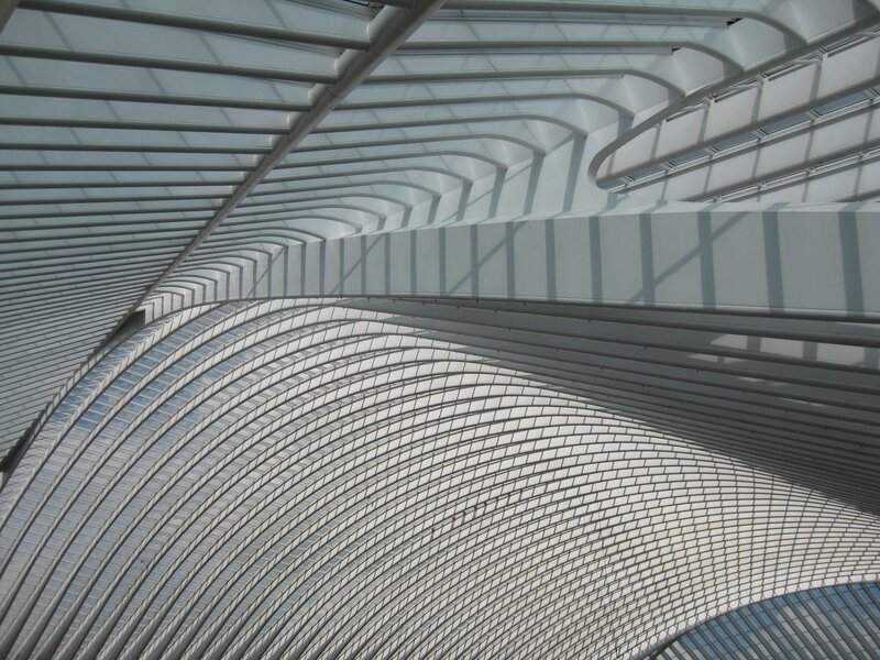 Curved Glass Ceiling