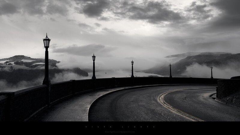 Curved Road with Lampposts — Black
