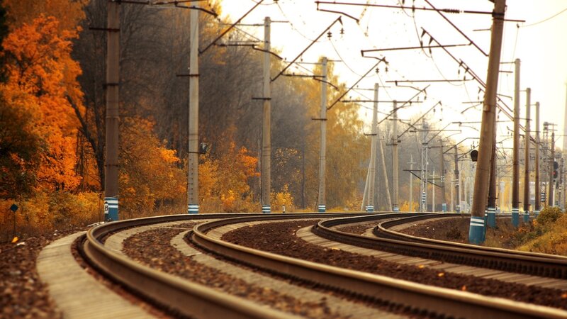 Curved Train Tracks