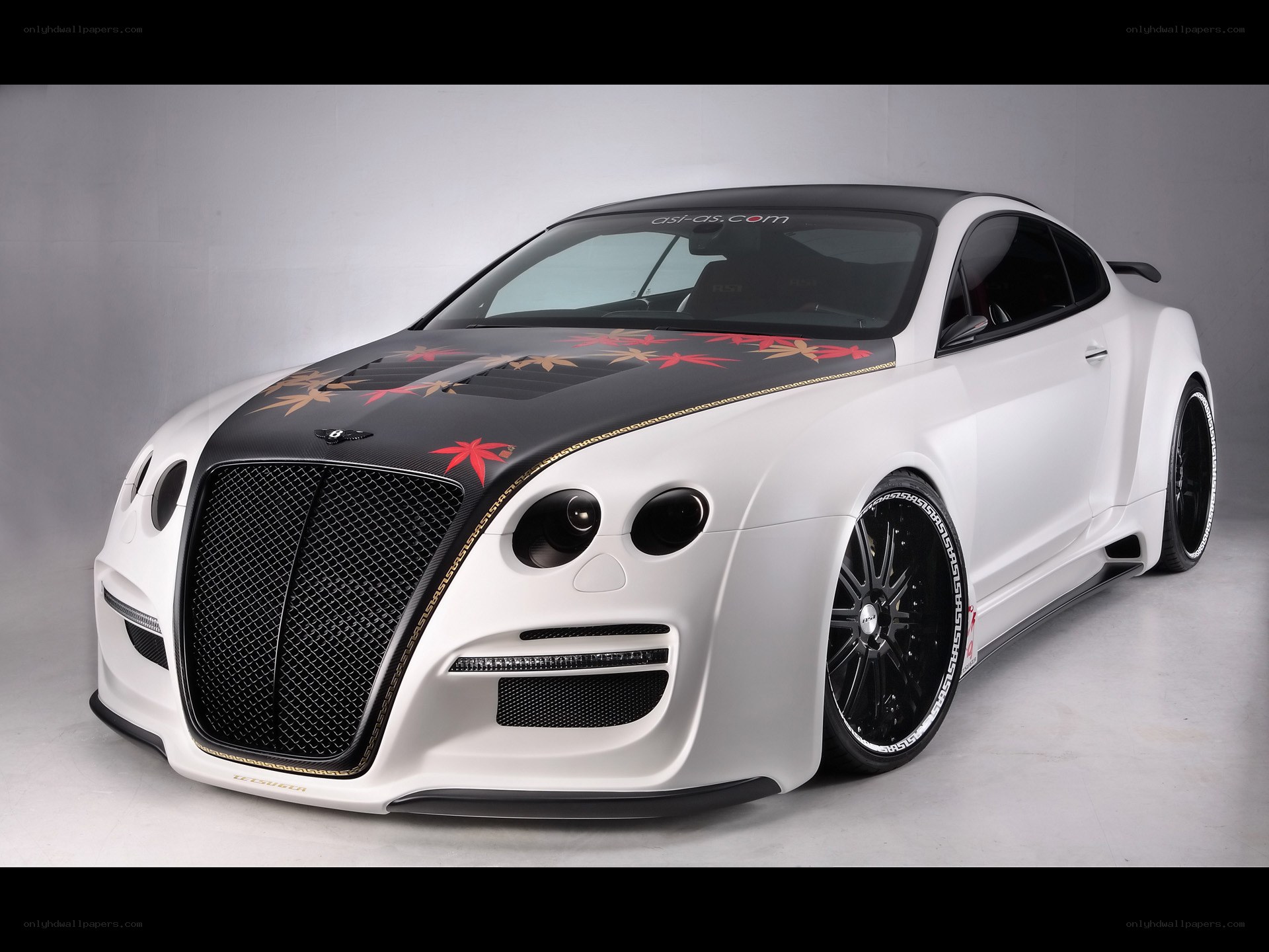 custom bentley with maple leaf design