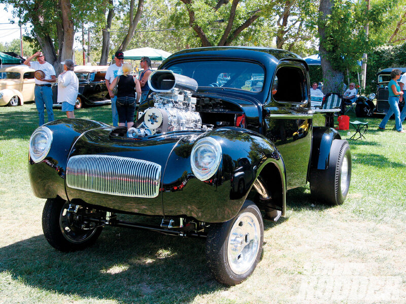 Custom Black Hot Rod Truck — Outdoor