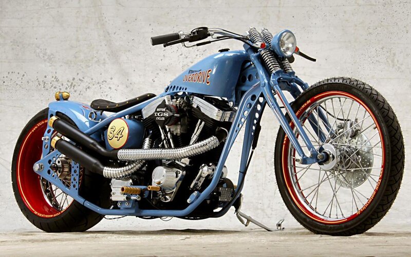 Custom Blue Chopper Motorcycle — Neutral, Photograph