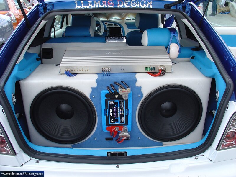 custom car audio system in trunk