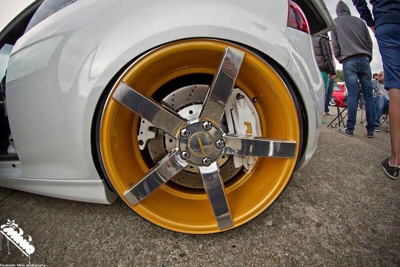 custom car wheel close-up