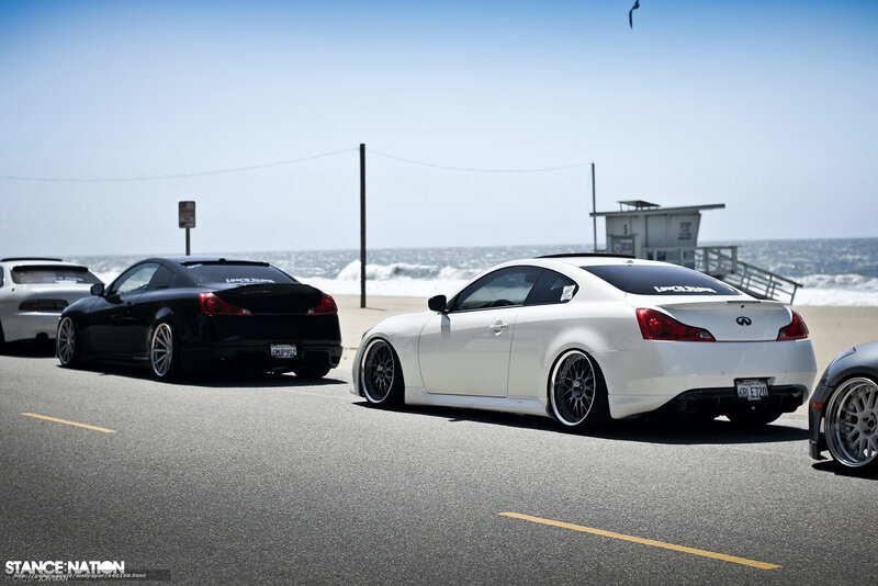 Custom cars at the beach