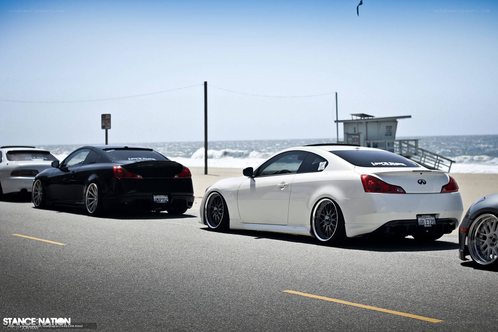 Custom cars at the beach