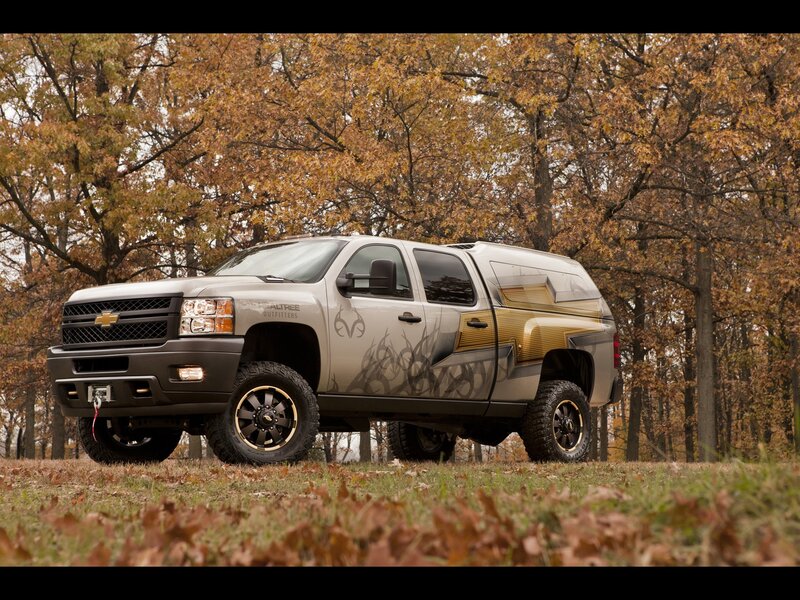 Custom Chevrolet Silverado in autumn