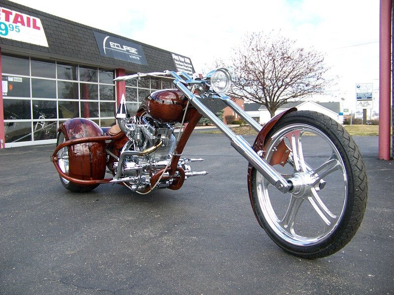 Custom Chopper Motorcycle — Brown, Calm