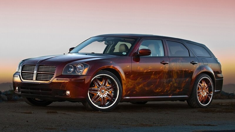 custom dodge magnum with flame design