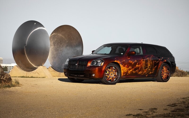 Custom Dodge Magnum with flame design