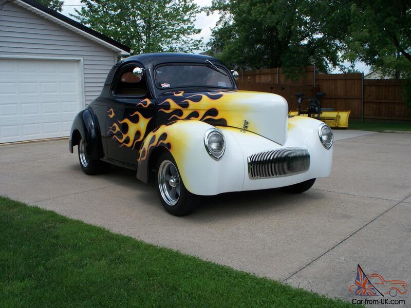 Custom Flame-painted Car — Black, Calm