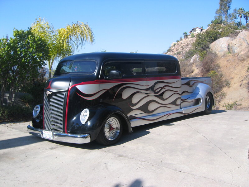 Custom Flame-painted Truck — Black, Sunny