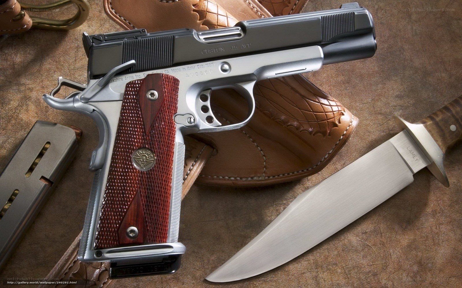 Custom handgun and knife display