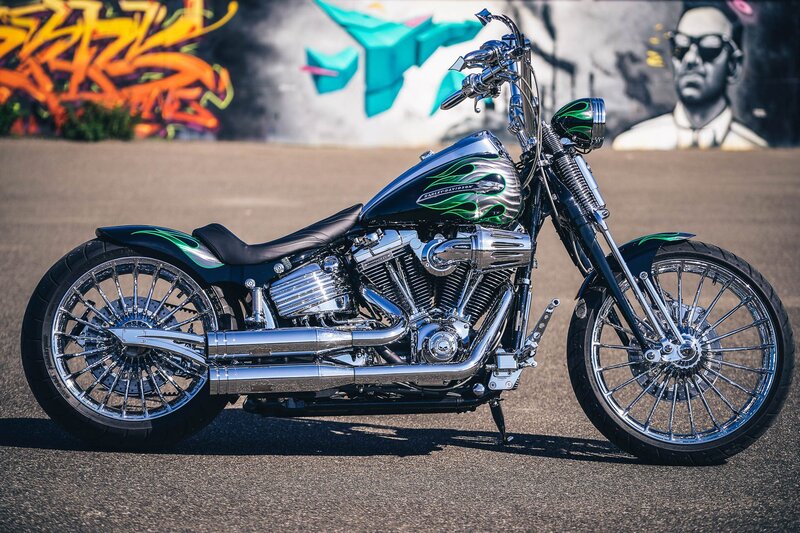 Custom Harley-davidson Motorcycle — Black, Urban