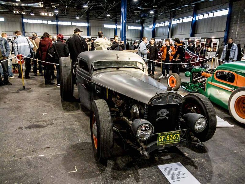 Custom Hot Rod Car — Gray, Busy