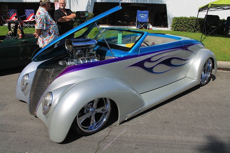 Custom Hot Rod Car — Silver, Showcase