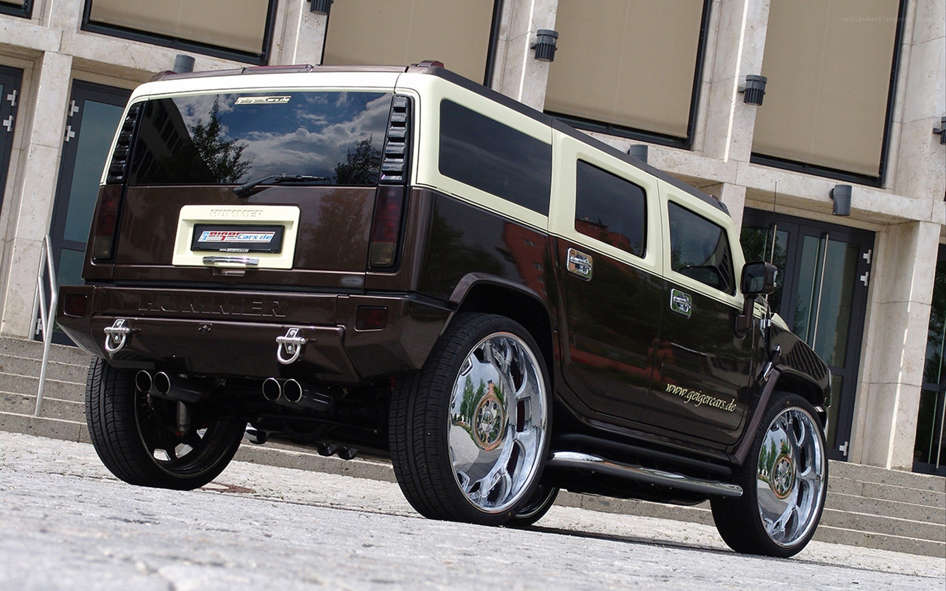 Custom Hummer H2 SUV