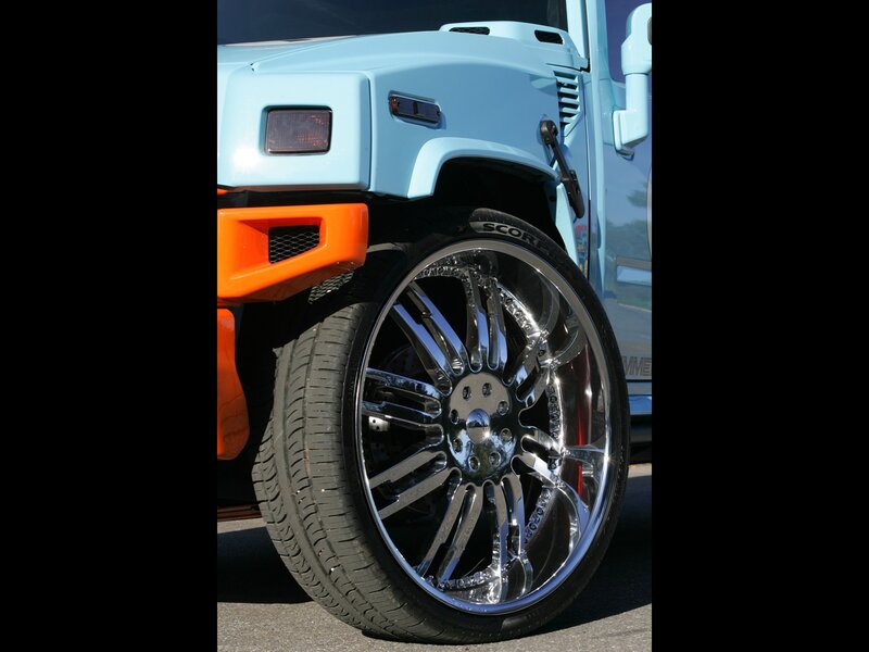 Custom Hummer wheel detail
