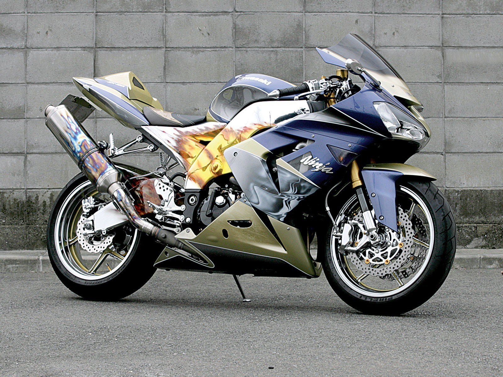 custom kawasaki ninja motorcycle
