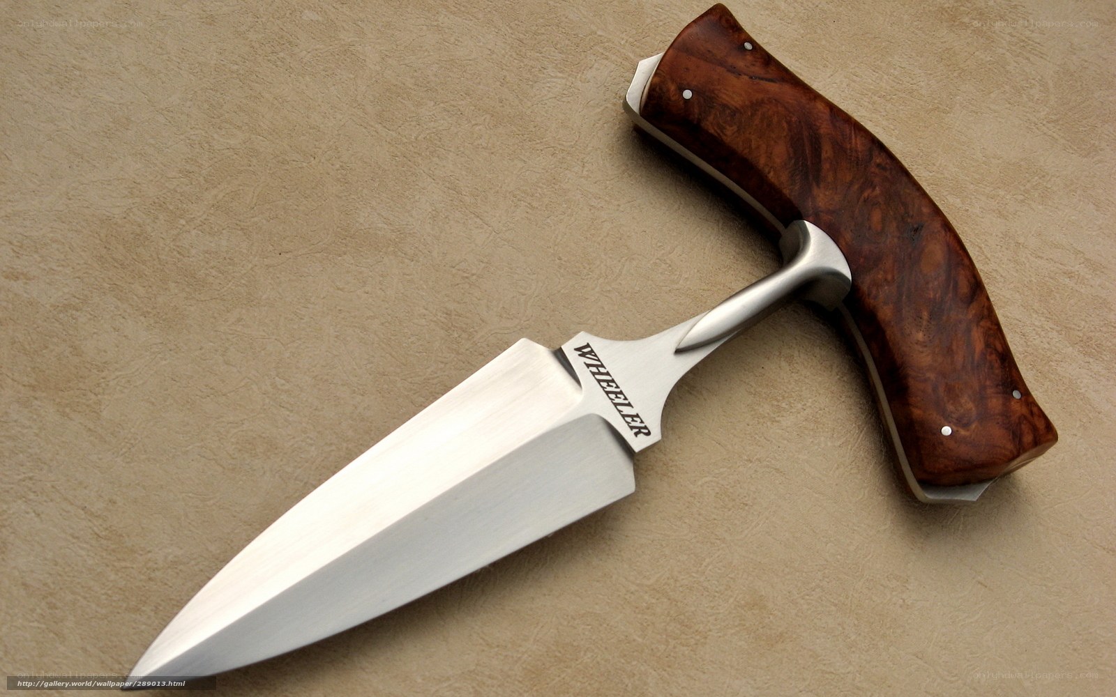 custom knife with wooden handle