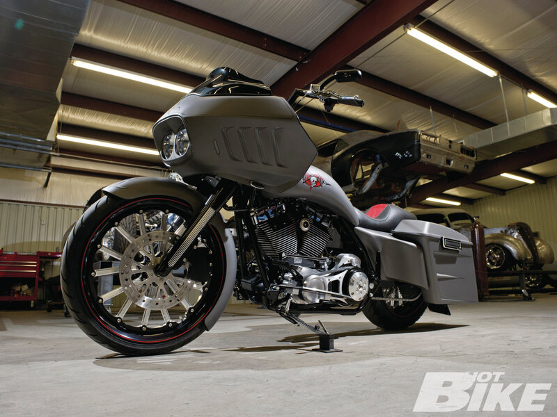 Custom Motorcycle in Garage — Gray
