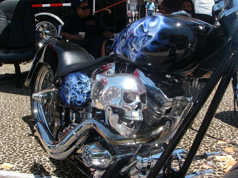 Custom Motorcycle with Skulls — Black