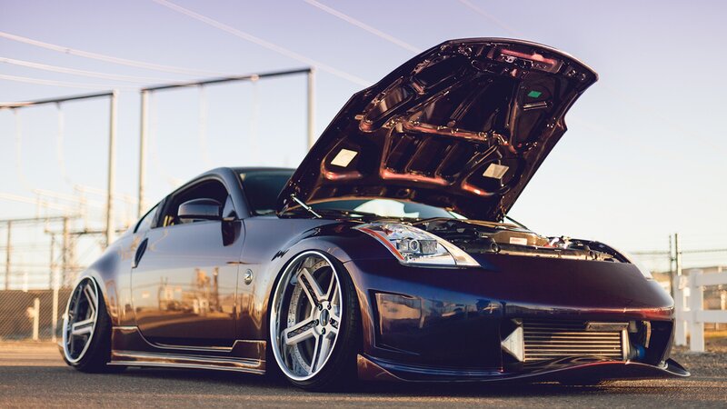custom nissan 350z with open hood