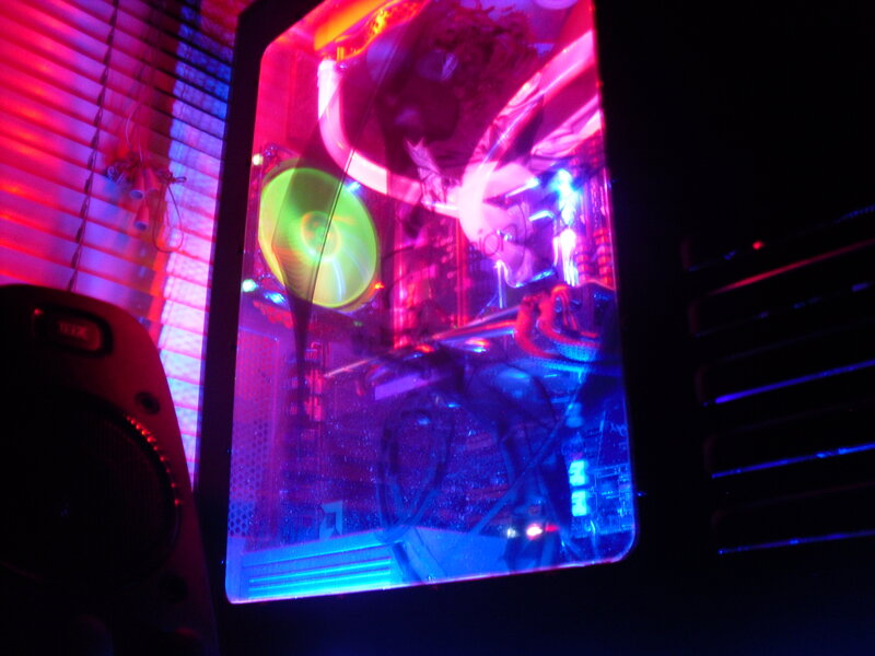 Custom Pc Case — Red