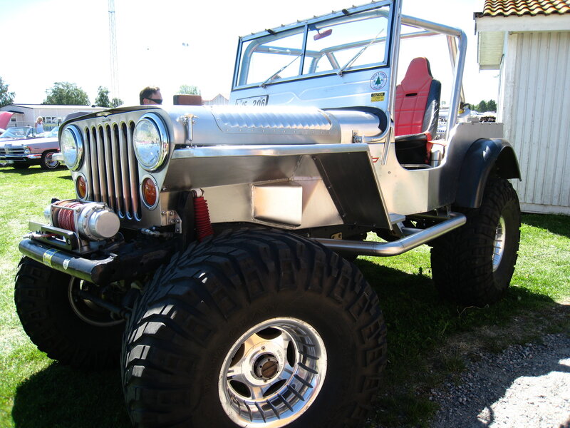 Custom Silver Jeep