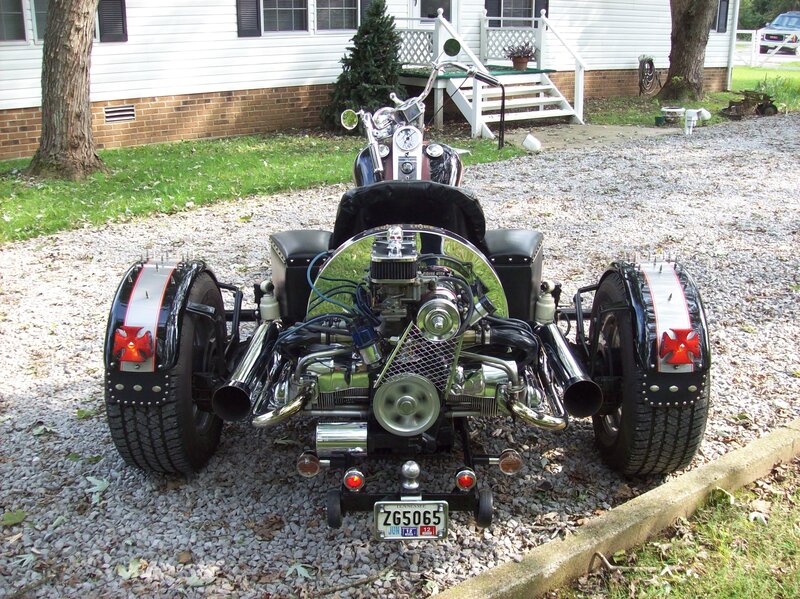 Custom Three-wheeled Motorcycle — Black, Calm