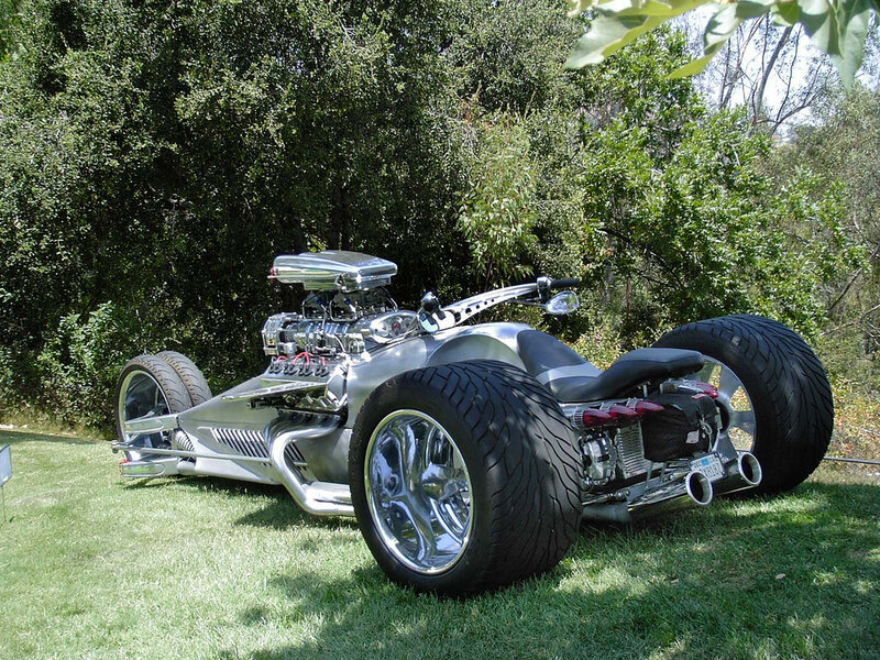 Custom Three-wheeled Motorcycle — Green
