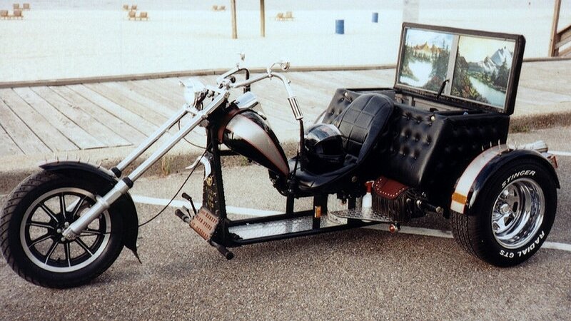 Custom Trike Motorcycle — Black, Calm
