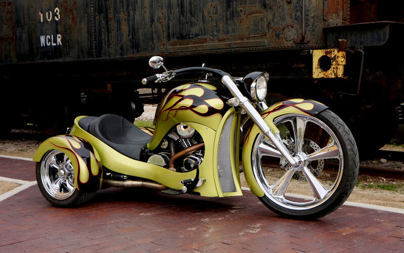 Custom Trike Motorcycle — Yellow