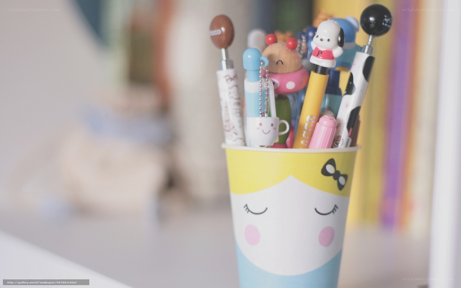 cute pen holder with pens