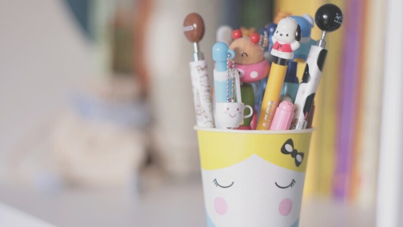 cute pen holder with stationery