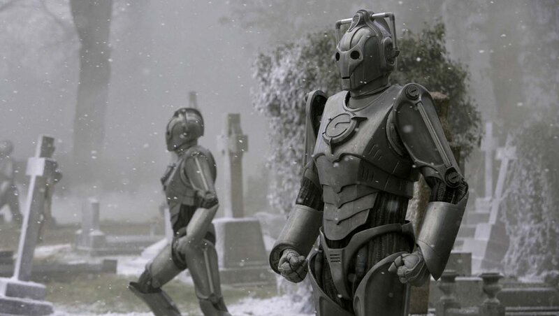 Cybermen in Cemetery