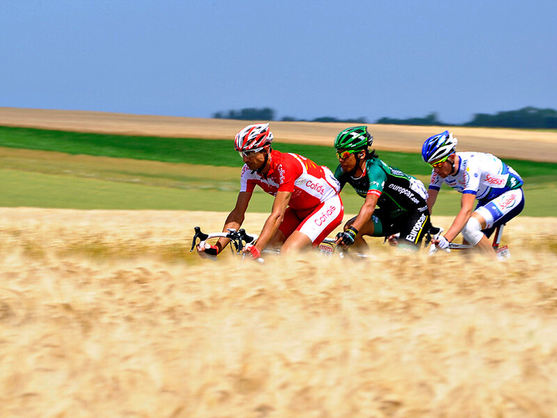 Cyclists in a Race — Green, Active